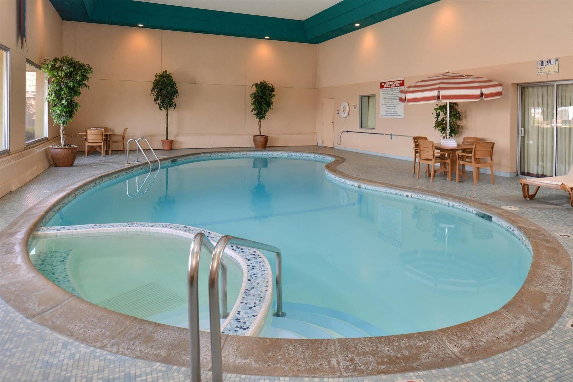 Americas Best Value Inn&Suites St. Cloud Saint Cloud Exterior foto